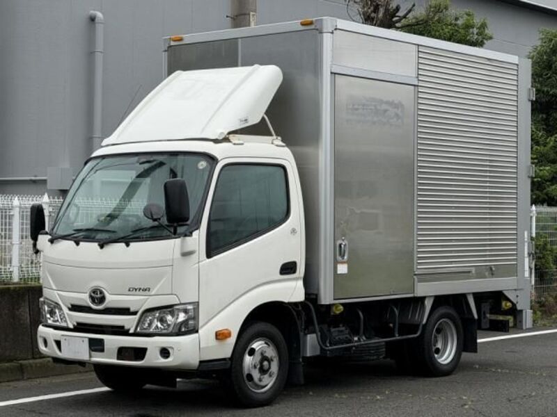 TOYOTA DYNA