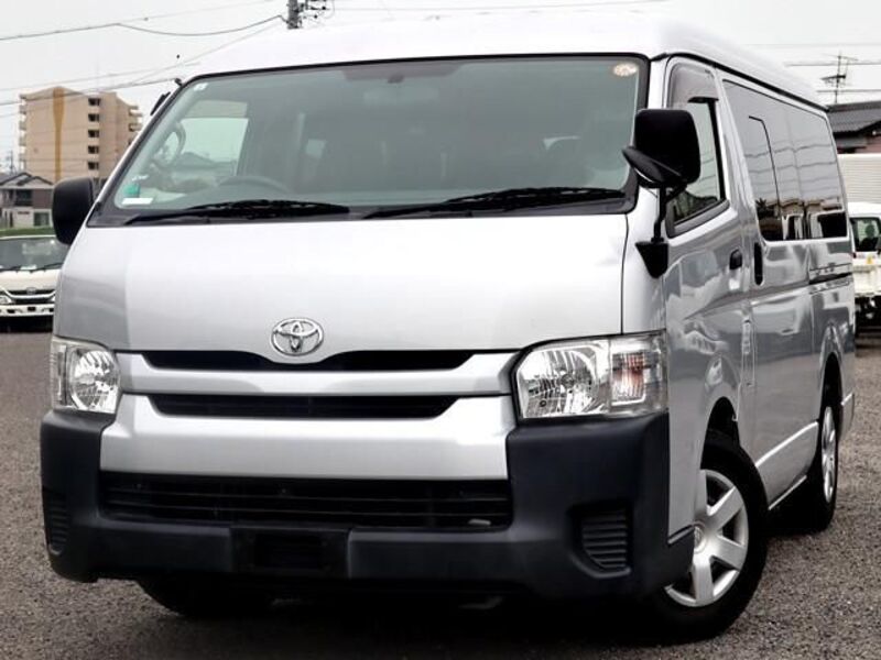 TOYOTA HIACE
