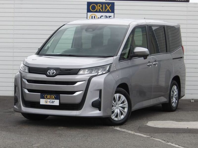 TOYOTA NOAH
