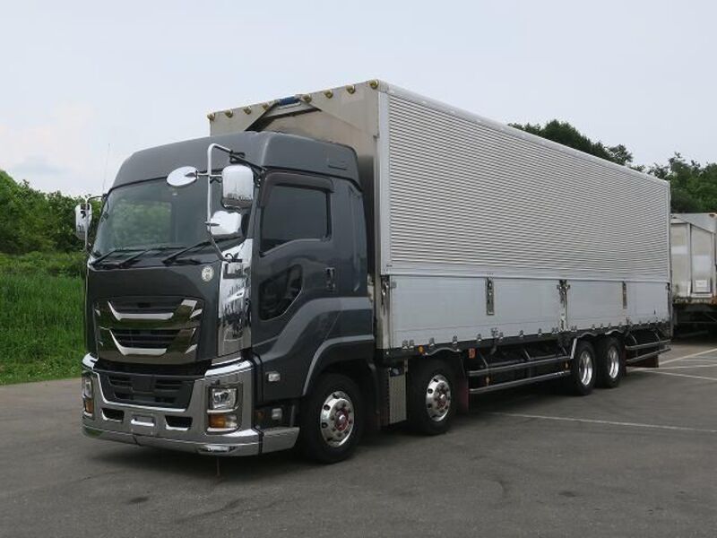 ISUZU GIGA