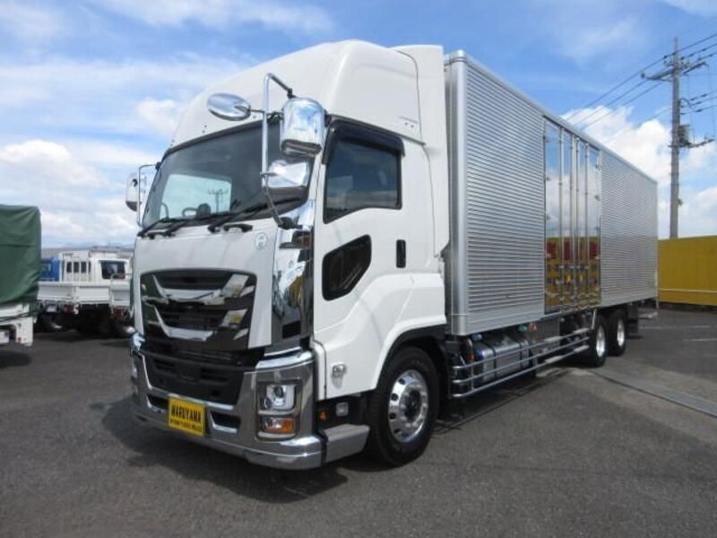 ISUZU GIGA