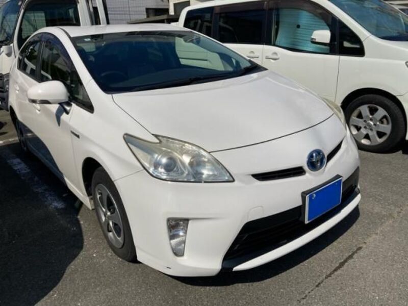 TOYOTA PRIUS