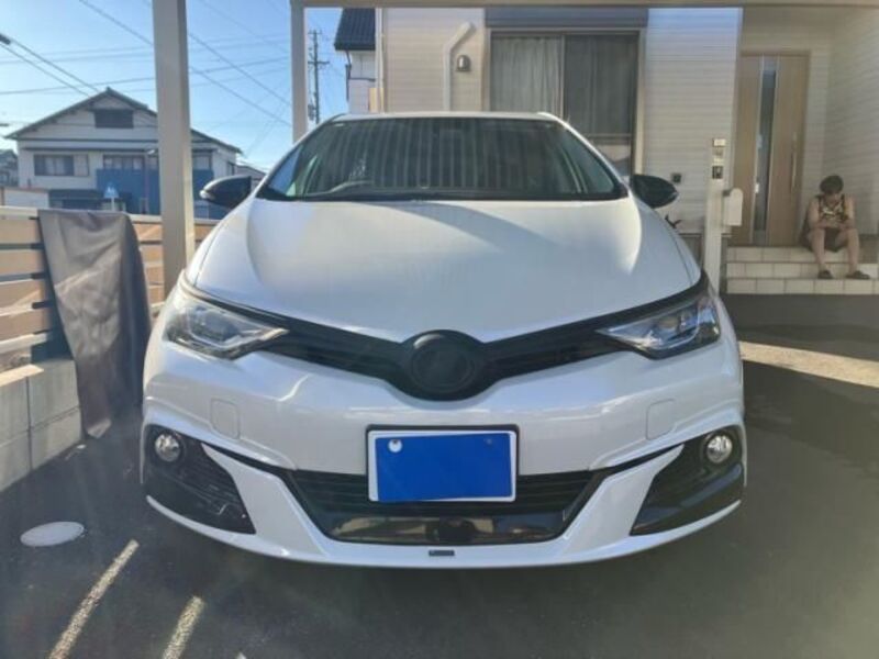 TOYOTA AURIS