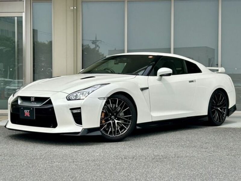 NISSAN GT-R