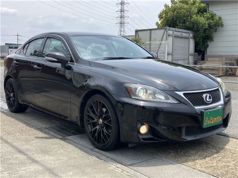 LEXUS IS