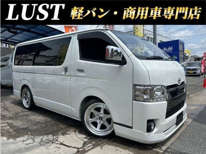 TOYOTA HIACE VAN