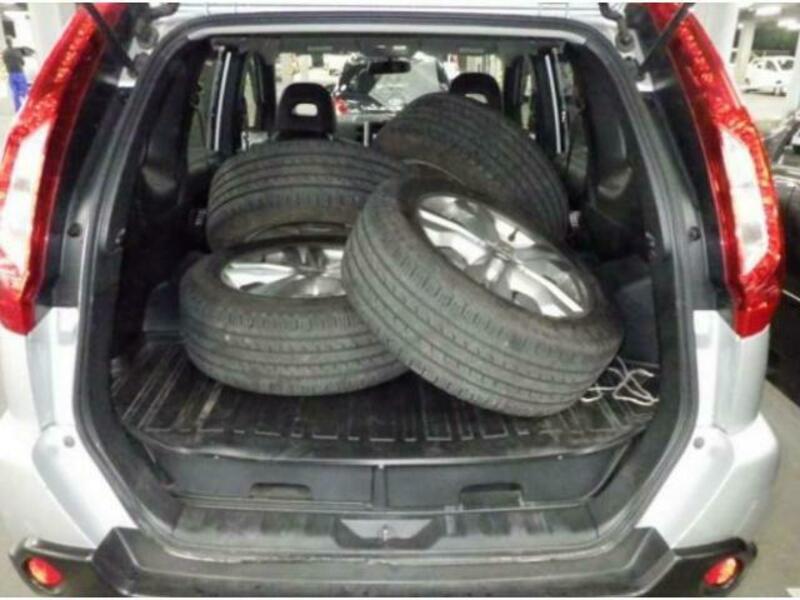 X-TRAIL