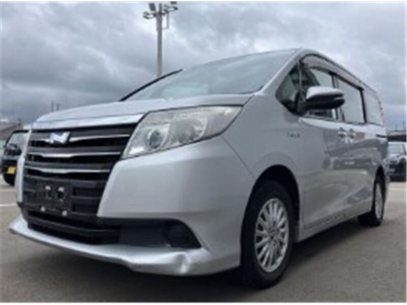 TOYOTA NOAH