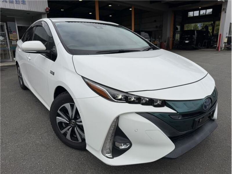 TOYOTA PRIUS PHV