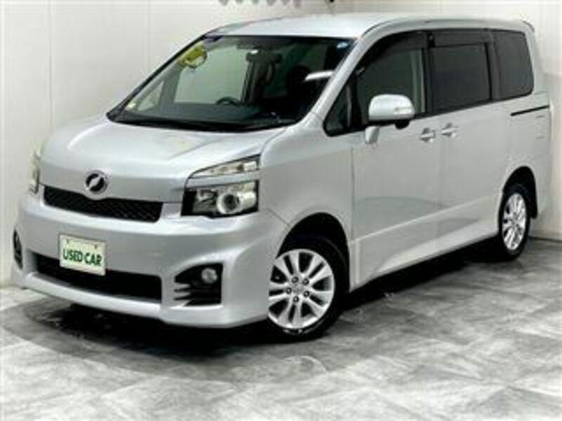 TOYOTA　VOXY