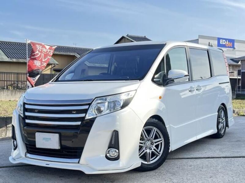 TOYOTA NOAH