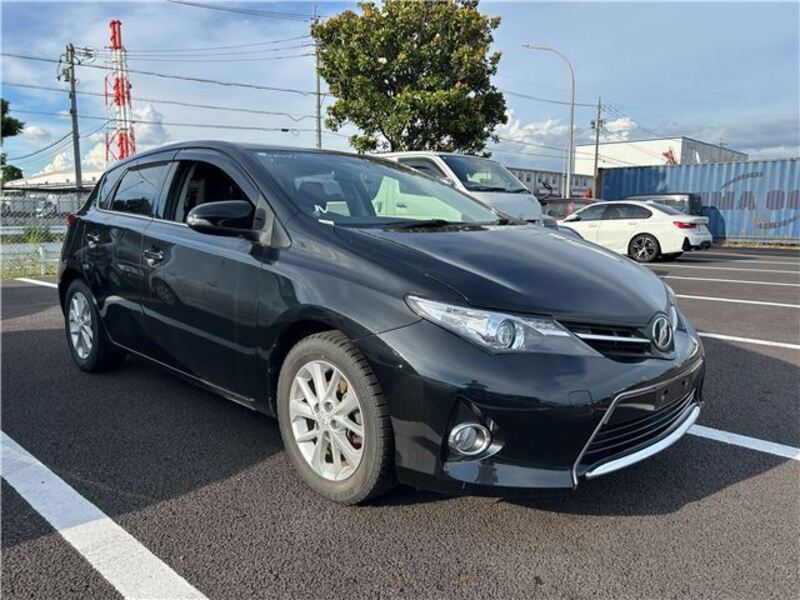 TOYOTA AURIS
