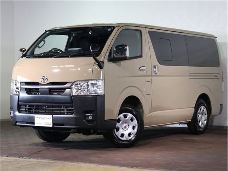 TOYOTA HIACE