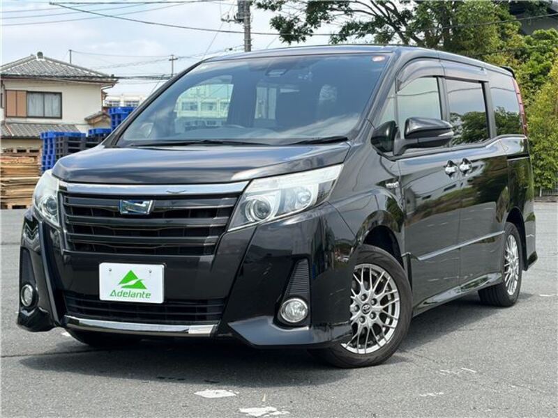 TOYOTA NOAH