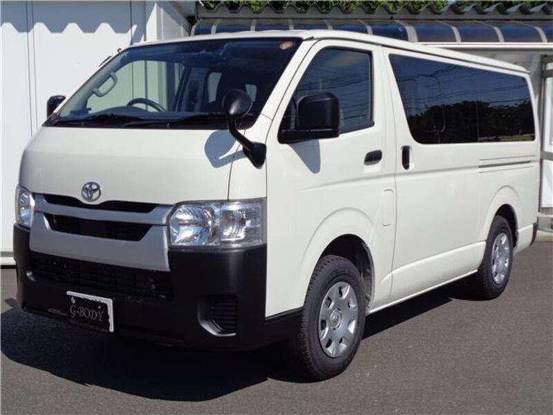 TOYOTA HIACE VAN