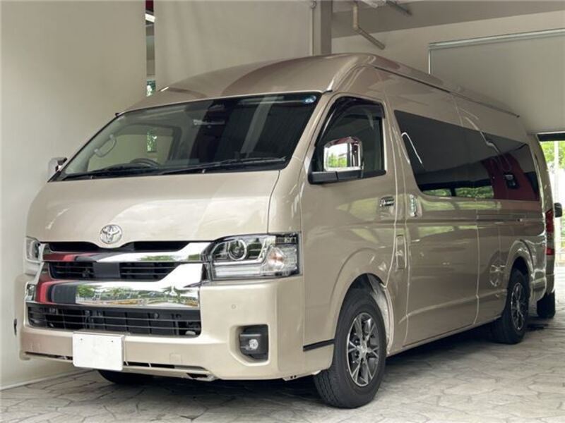 TOYOTA HIACE