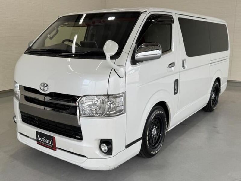 TOYOTA HIACE