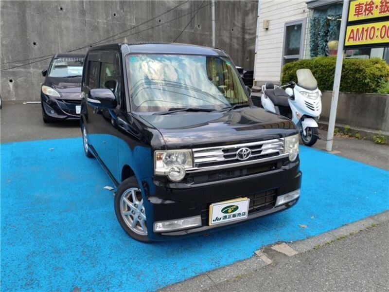 TOYOTA PIXIS SPACE