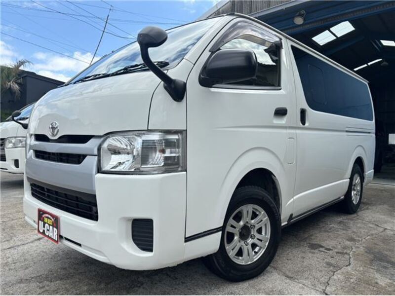 TOYOTA HIACE VAN