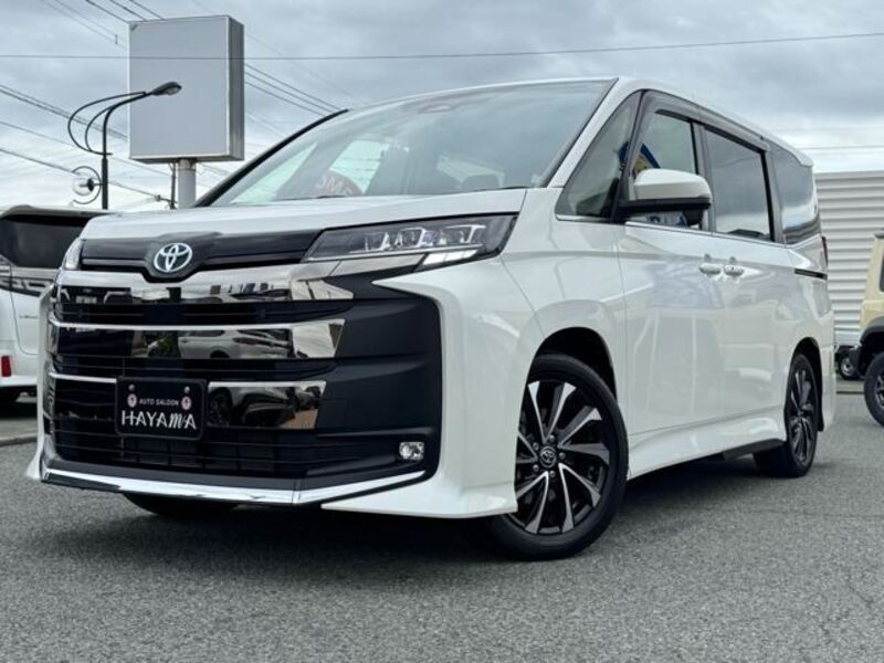 TOYOTA NOAH