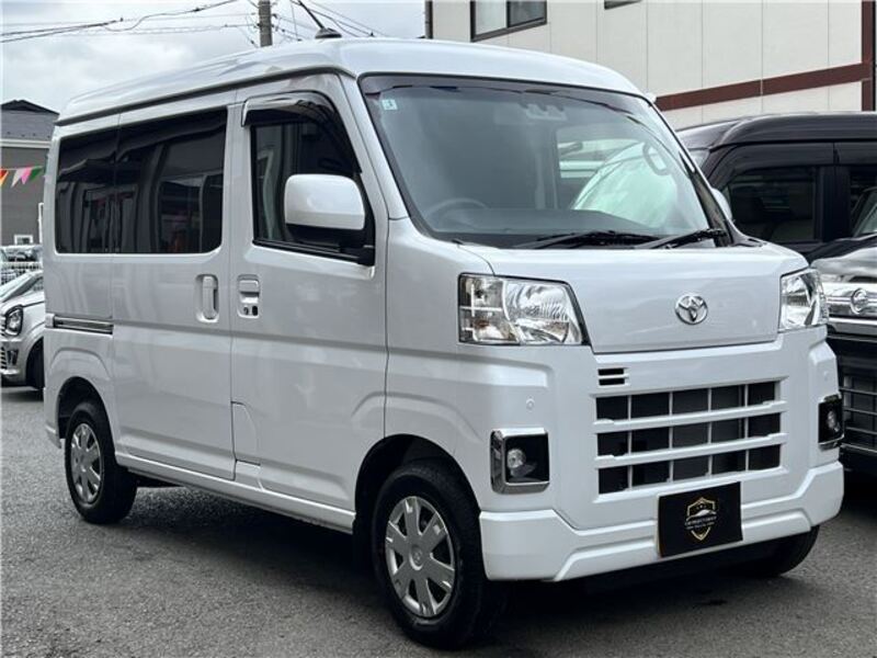 TOYOTA PIXIS VAN