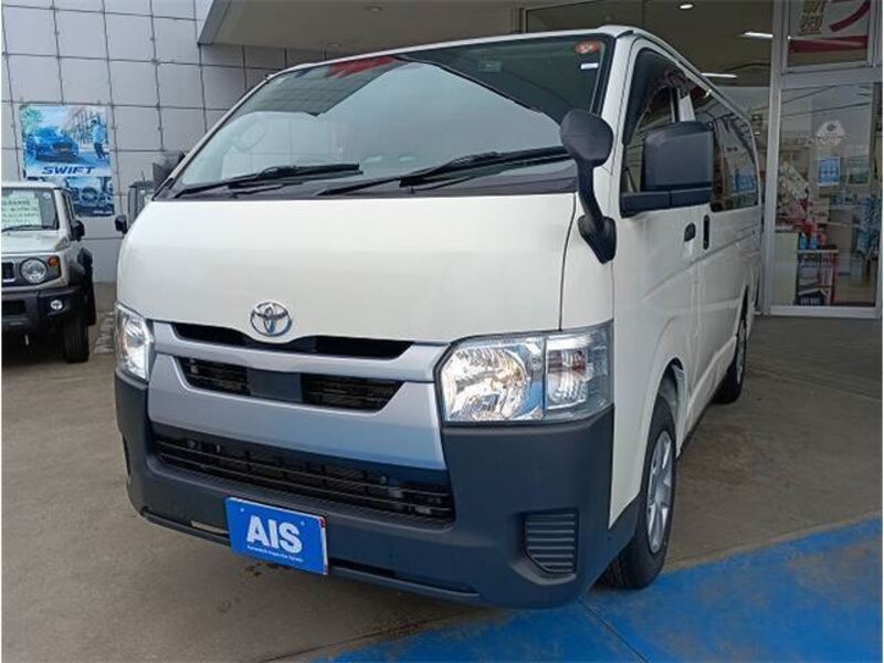 TOYOTA HIACE VAN