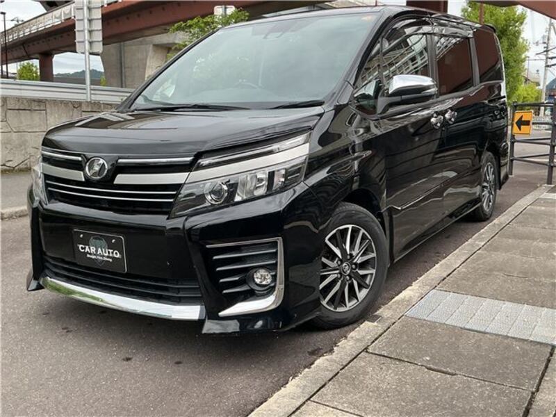 TOYOTA VOXY