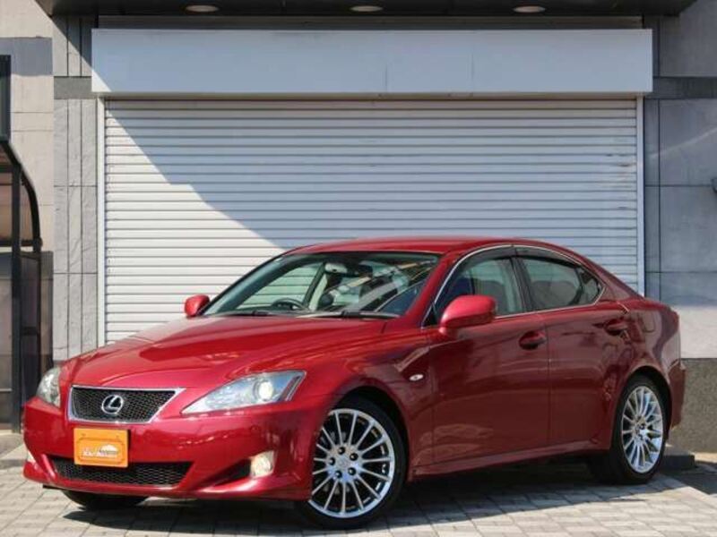 LEXUS IS