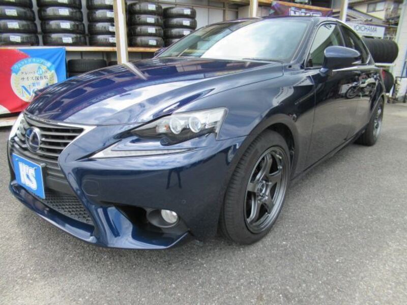 LEXUS IS