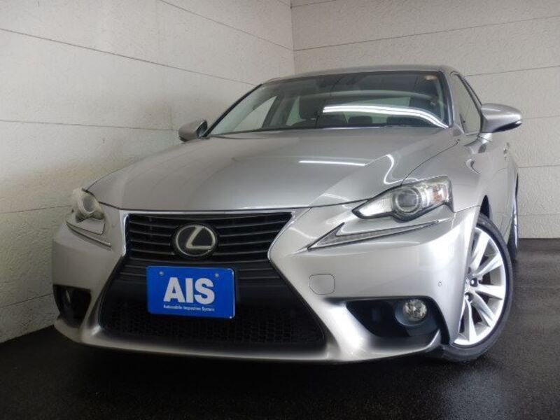 LEXUS IS