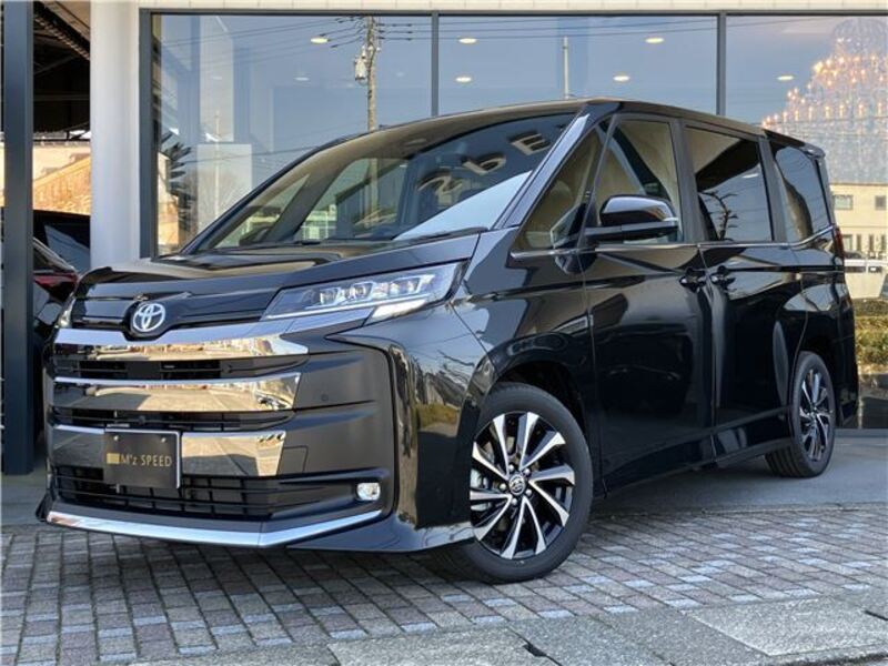 TOYOTA NOAH
