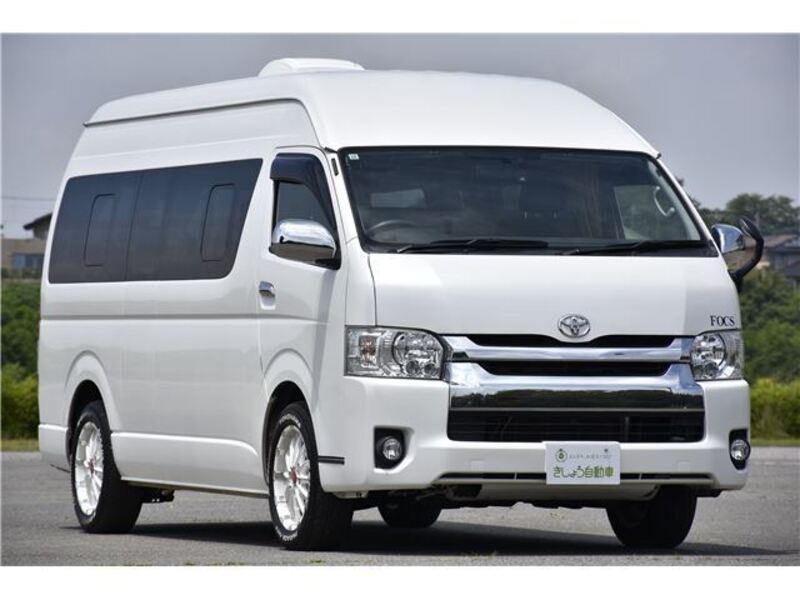TOYOTA HIACE