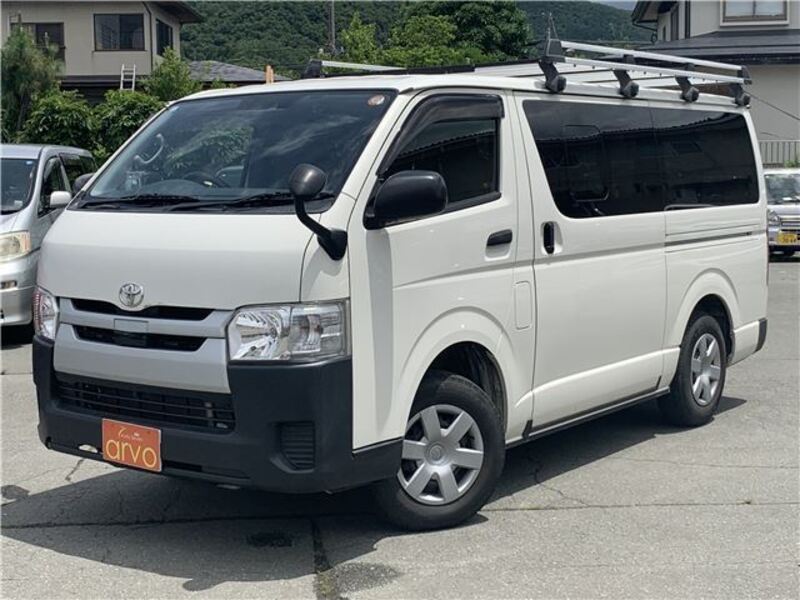 TOYOTA HIACE VAN