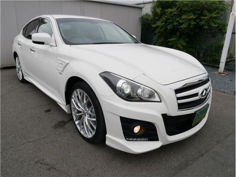 NISSAN FUGA