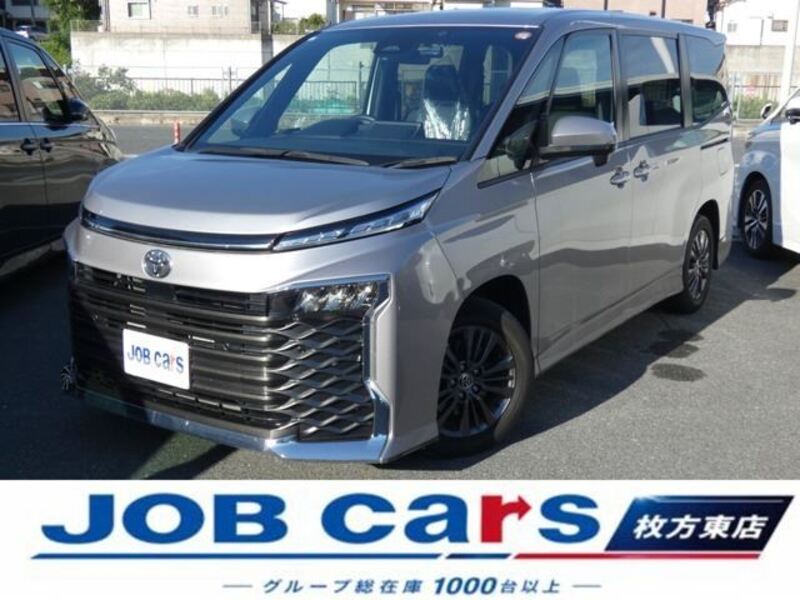TOYOTA VOXY