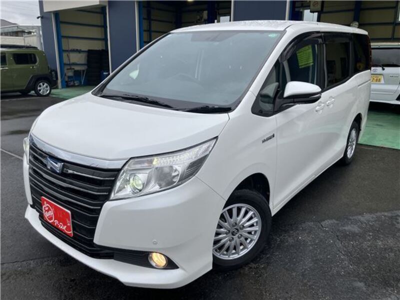 TOYOTA NOAH