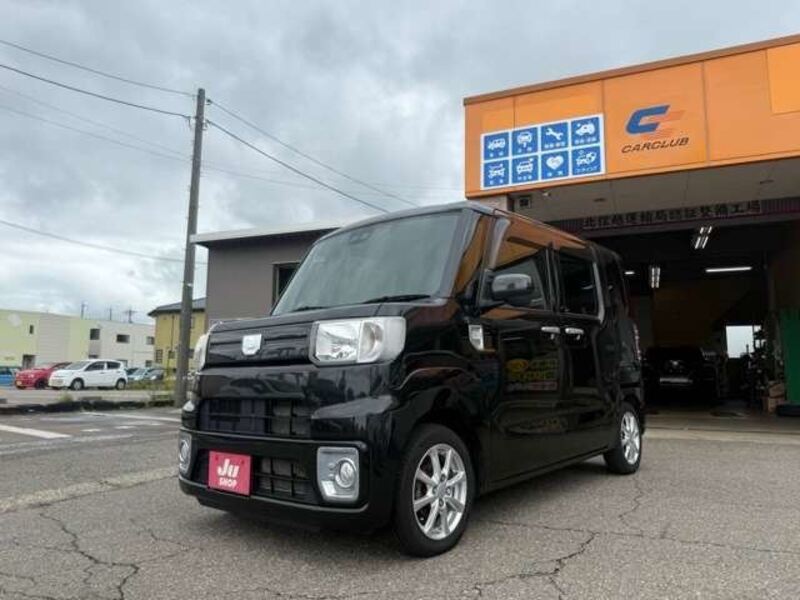 DAIHATSU WAKE