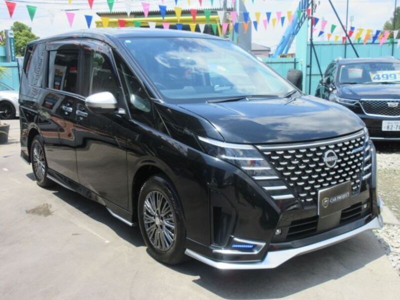 NISSAN SERENA