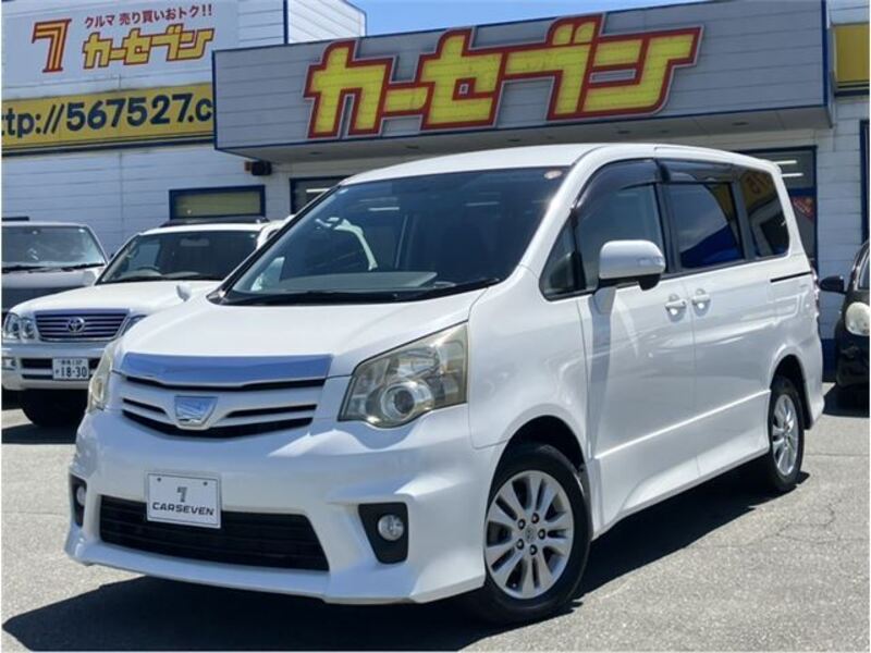 TOYOTA NOAH
