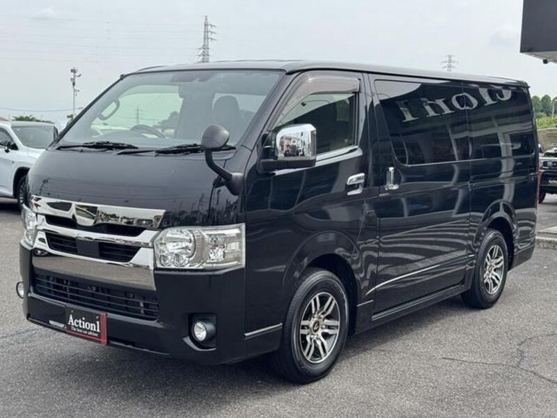 TOYOTA HIACE