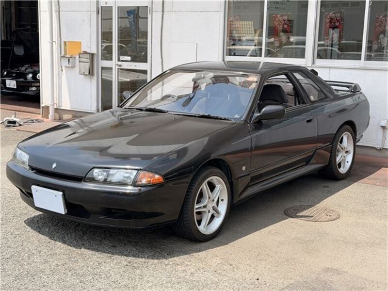 NISSAN SKYLINE