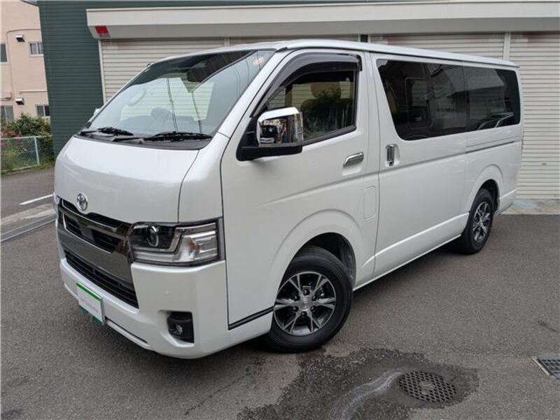TOYOTA HIACE