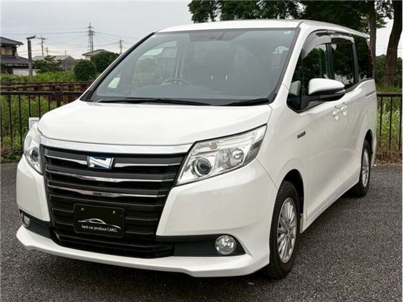 TOYOTA NOAH