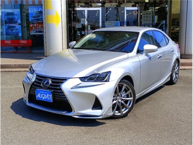 LEXUS IS