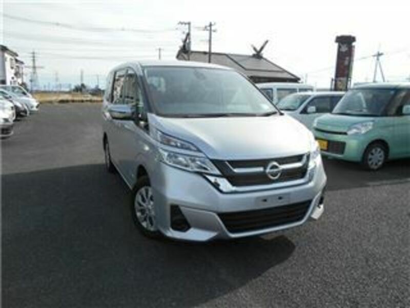 NISSAN　SERENA