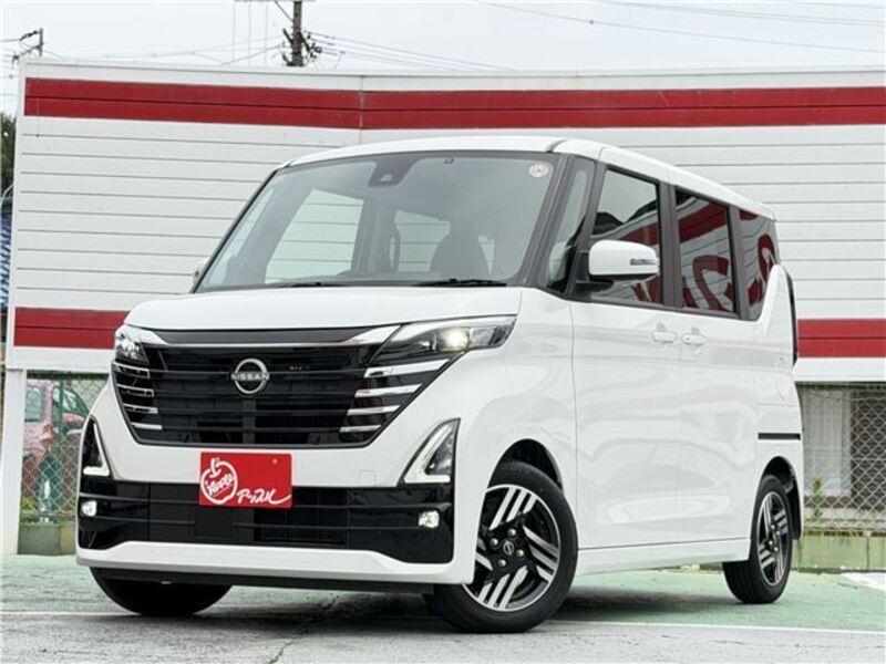 NISSAN ROOX