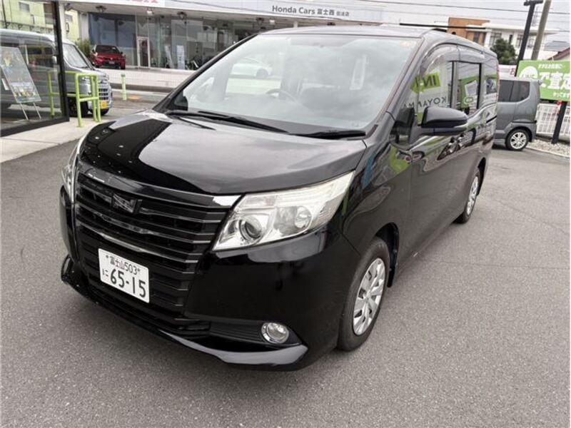TOYOTA NOAH