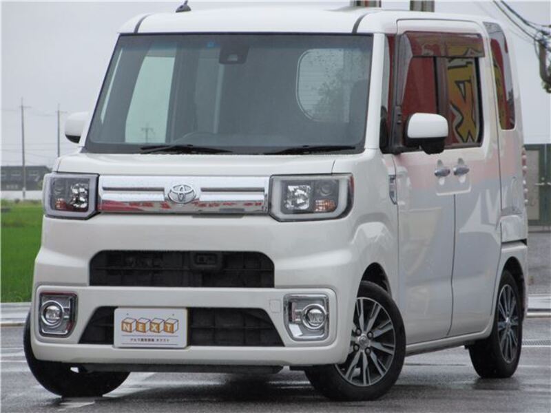 TOYOTA PIXIS MEGA
