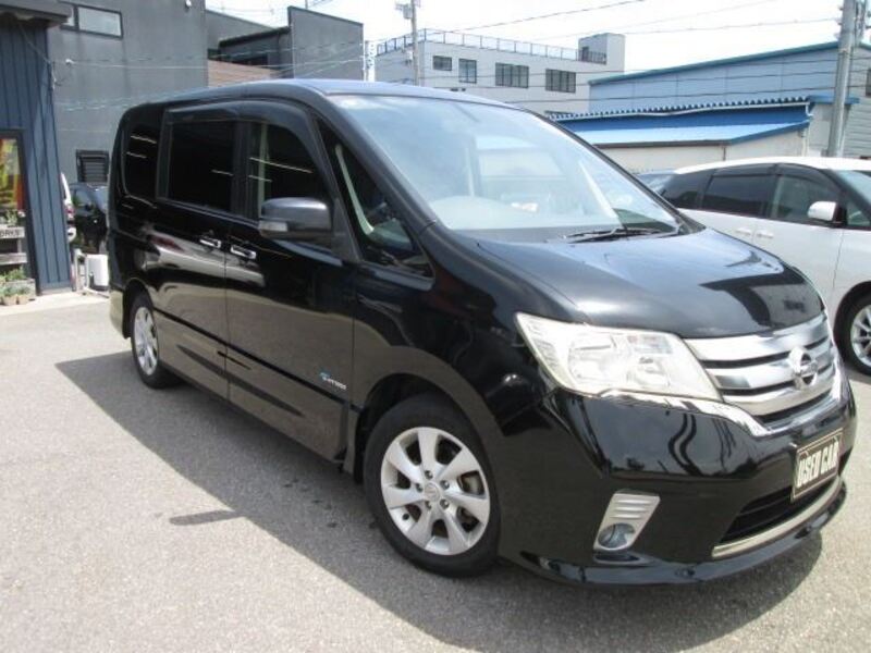 NISSAN SERENA