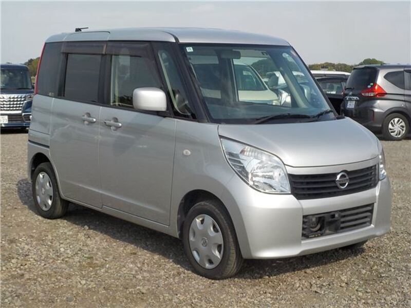 NISSAN ROOX